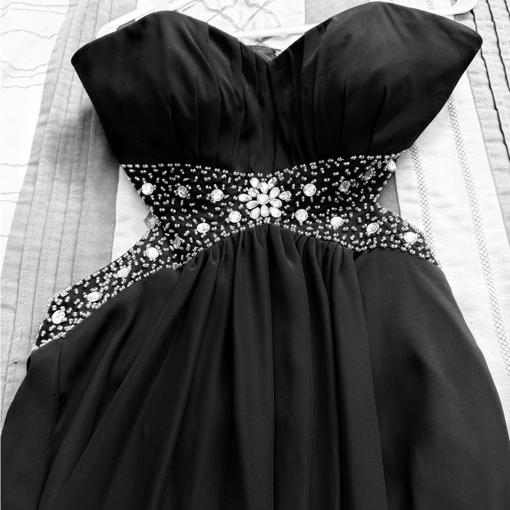 Elegant Black Embellished Evening Dress